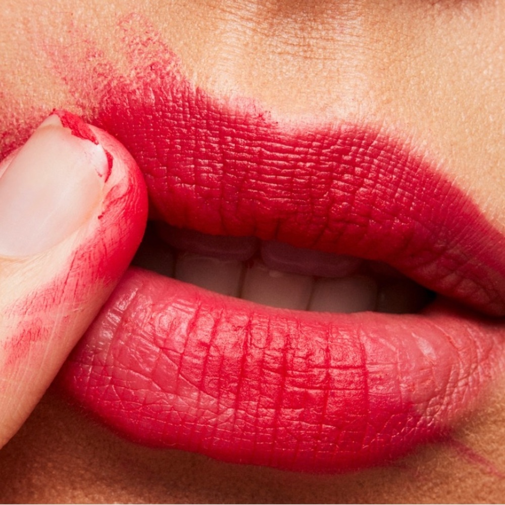 💋💄 MAC Lipstick RELENTLESSLY RED